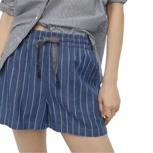 EUC J. Crew Seaside Pull-on Shorts in Indigo Stripes (E-1)